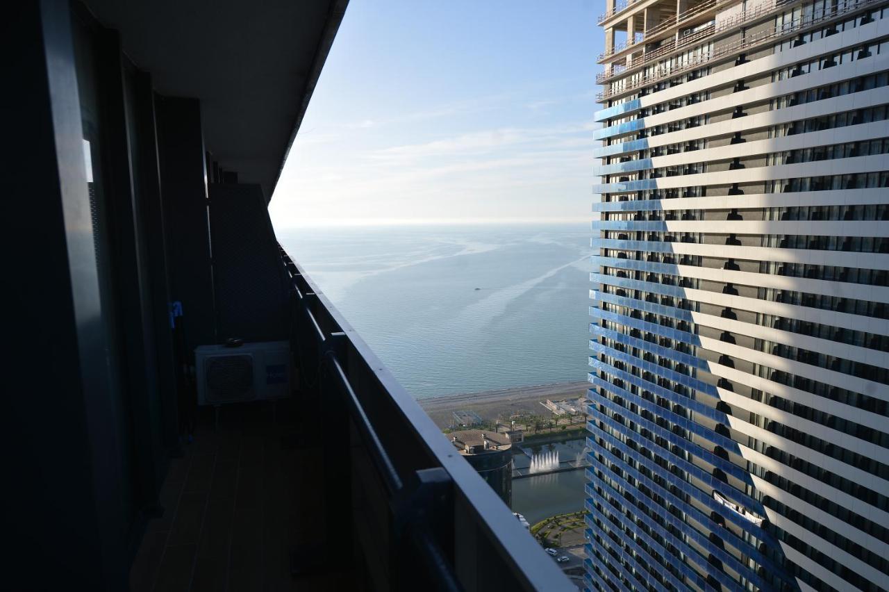 באטומי Orbi City Twins Tower מראה חיצוני תמונה