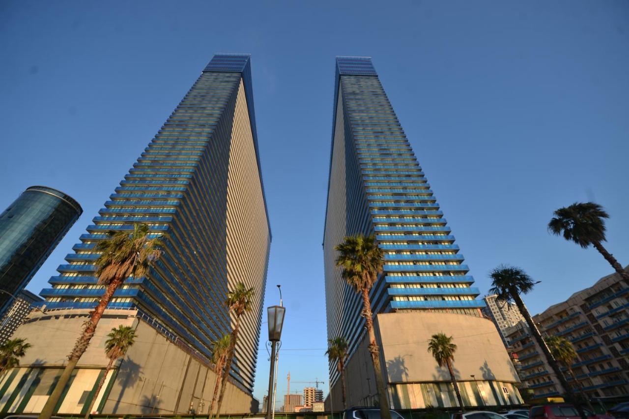 באטומי Orbi City Twins Tower מראה חיצוני תמונה