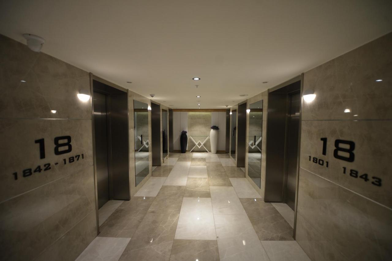באטומי Orbi City Twins Tower מראה חיצוני תמונה
